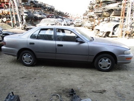   1992 TOYOTA CAMRY DLX METALLIC LAVENDER 2.2L AT Z15013